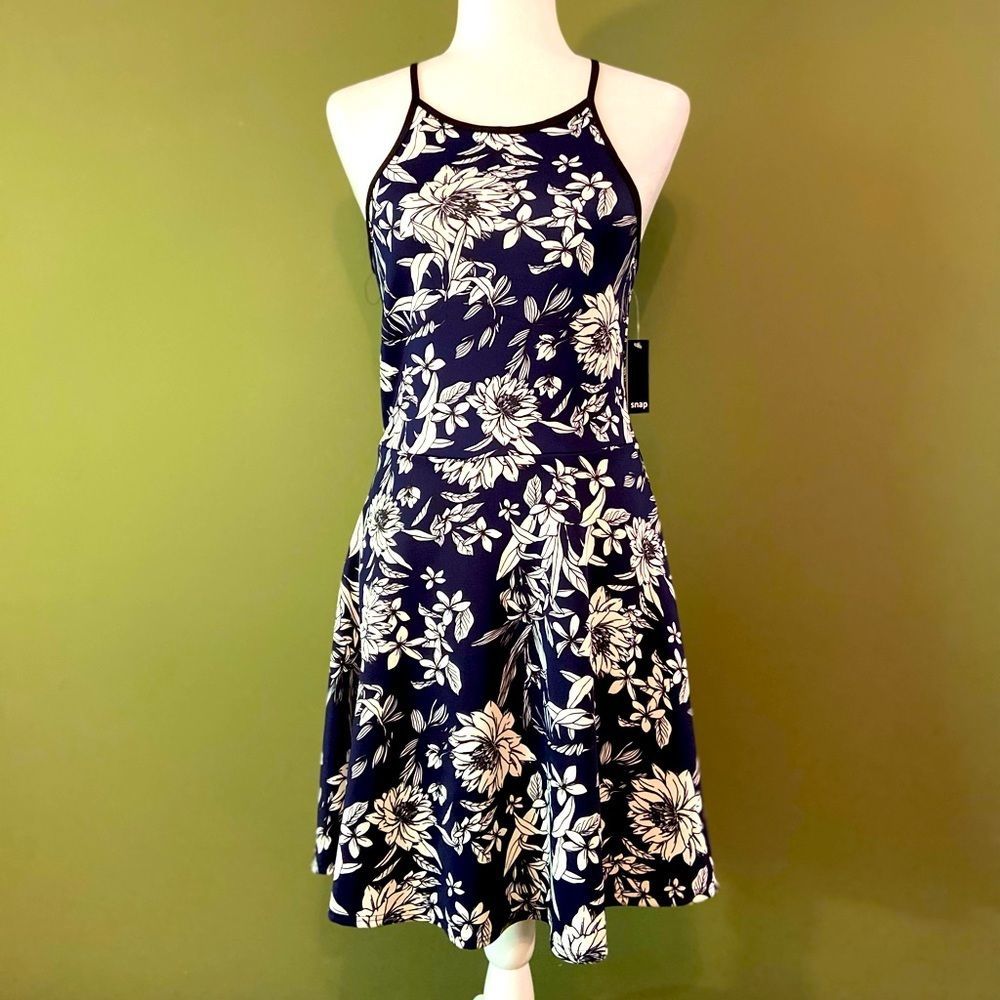 Snap NWT spaghetti strap dress L